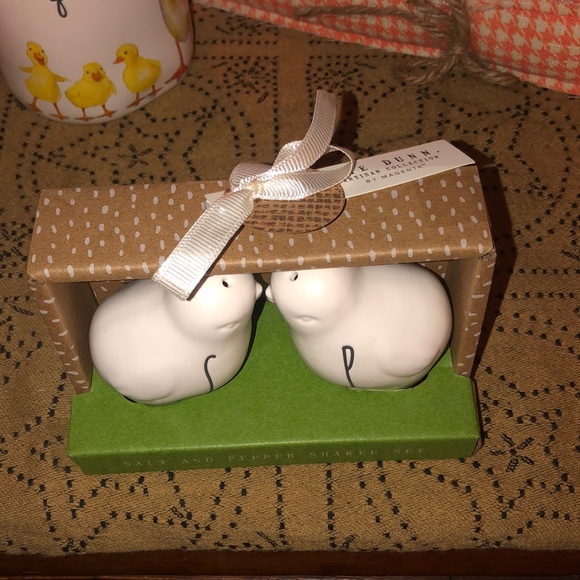 Rae Dunn S & P Peep/Bird Salt and Pepper Shaker Set - Picture 2 of 8